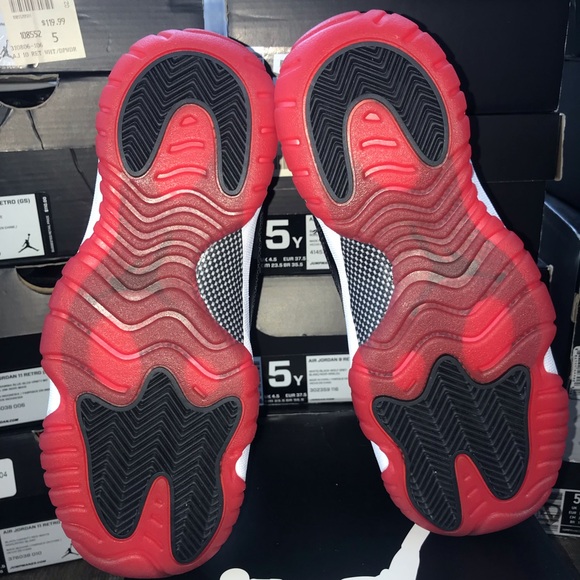 Dead stock BRAND NEW Air Jordan 11 Retro Bred - Picture 5 of 7